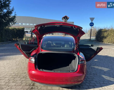 Красный Тесла Модель 3, объемом двигателя 0 л и пробегом 46 тыс. км за 15499 $, фото 18 на Automoto.ua
