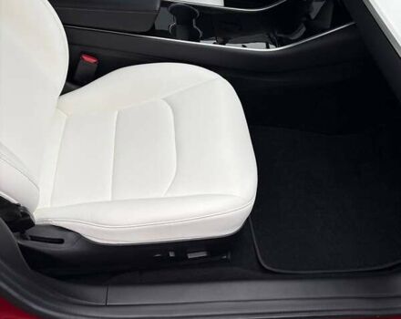 Красный Тесла Модель 3, объемом двигателя 0 л и пробегом 112 тыс. км за 16500 $, фото 48 на Automoto.ua