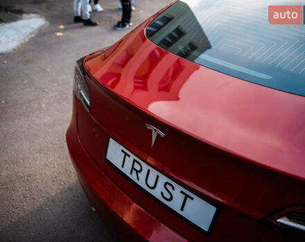 Червоний Тесла Модель 3, об'ємом двигуна 0 л та пробігом 171 тис. км за 18000 $, фото 4 на Automoto.ua