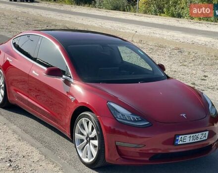 Тесла Модель 3 2018 в Днепре (Днепропетровске) на Automoto.ua Красный Тесла Модель 3, объемом двигателя 0 л и пробегом 130 тыс. км за 17700 $, фото 26 на Automoto.ua
