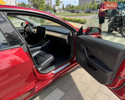 Красный Тесла Модель 3, объемом двигателя 0 л и пробегом 108 тыс. км за 15600 $, фото 33 на Automoto.ua