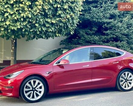 Тесла Модель 3 2018 в Днепре (Днепропетровске) на Automoto.ua Красный Тесла Модель 3, объемом двигателя 0 л и пробегом 130 тыс. км за 17700 $, фото 2 на Automoto.ua