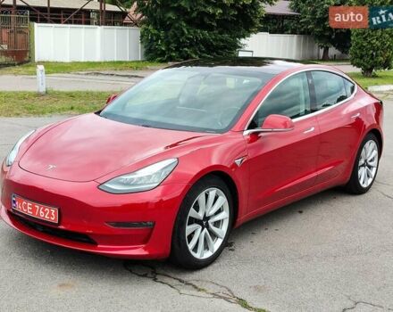 Тесла Модель 3 2018 в Белой Церкве на Automoto.ua Красный Тесла Модель 3, объемом двигателя 0 л и пробегом 204 тыс. км за 16700 $, фото 1 на Automoto.ua