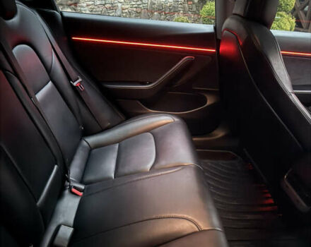 Красный Тесла Модель 3, объемом двигателя 0 л и пробегом 129 тыс. км за 20999 $, фото 27 на Automoto.ua