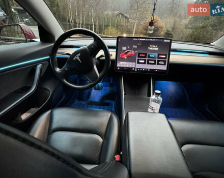 Красный Тесла Модель 3, объемом двигателя 0 л и пробегом 129 тыс. км за 20999 $, фото 23 на Automoto.ua