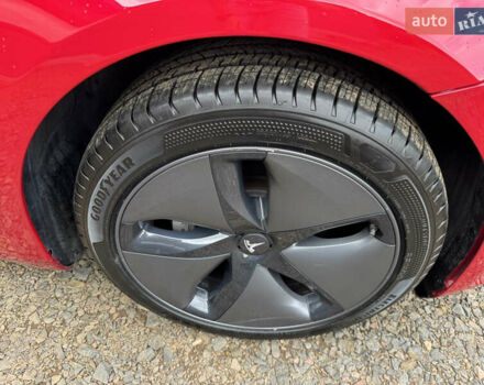 Тесла Модель 3 2018 в Луцке на Automoto.ua Красный Тесла Модель 3, объемом двигателя 0 л и пробегом 137 тыс. км за 17200 $, фото 30 на Automoto.ua