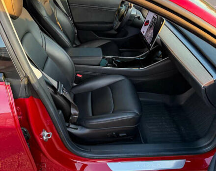 Червоний Тесла Модель 3, об'ємом двигуна 0 л та пробігом 90 тис. км за 16499 $, фото 39 на Automoto.ua