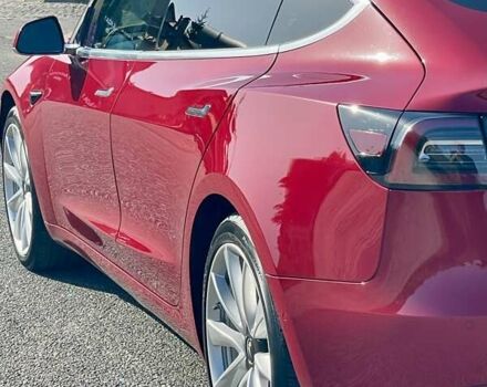 Тесла Модель 3 2018 в Днепре (Днепропетровске) на Automoto.ua Красный Тесла Модель 3, объемом двигателя 0 л и пробегом 130 тыс. км за 17700 $, фото 3 на Automoto.ua