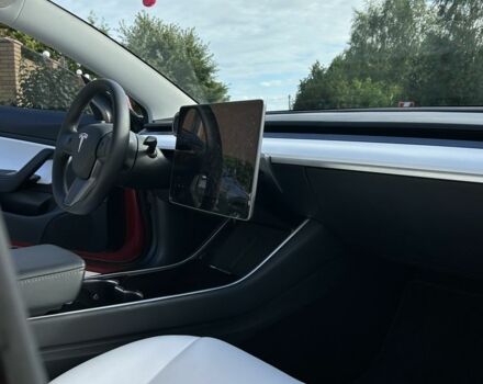 Червоний Тесла Модель 3, об'ємом двигуна 0 л та пробігом 91 тис. км за 21500 $, фото 13 на Automoto.ua
