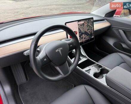 Красный Тесла Модель 3, объемом двигателя 0 л и пробегом 23 тыс. км за 17200 $, фото 5 на Automoto.ua