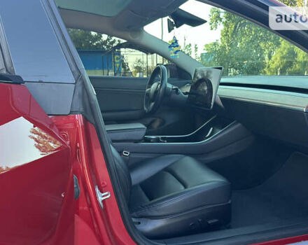 Красный Тесла Модель 3, объемом двигателя 0 л и пробегом 150 тыс. км за 19000 $, фото 8 на Automoto.ua