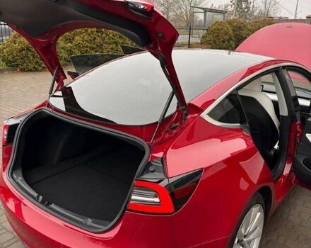 Красный Тесла Модель 3, объемом двигателя 0 л и пробегом 112 тыс. км за 16500 $, фото 90 на Automoto.ua