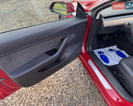 Тесла Модель 3 2018 в Луцке на Automoto.ua Красный Тесла Модель 3, объемом двигателя 0 л и пробегом 137 тыс. км за 17200 $, фото 45 на Automoto.ua