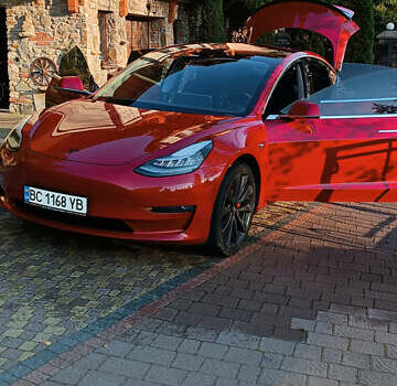 Красный Тесла Модель 3, объемом двигателя 0 л и пробегом 129 тыс. км за 20999 $, фото 66 на Automoto.ua