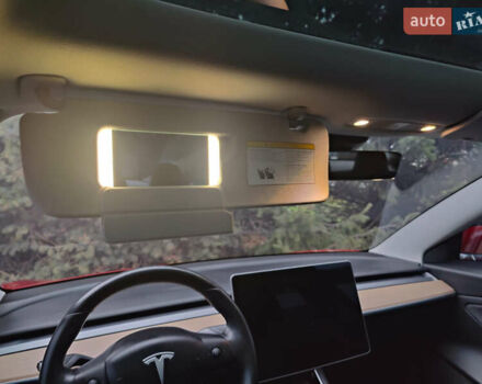 Червоний Тесла Модель 3, об'ємом двигуна 0 л та пробігом 123 тис. км за 16700 $, фото 11 на Automoto.ua