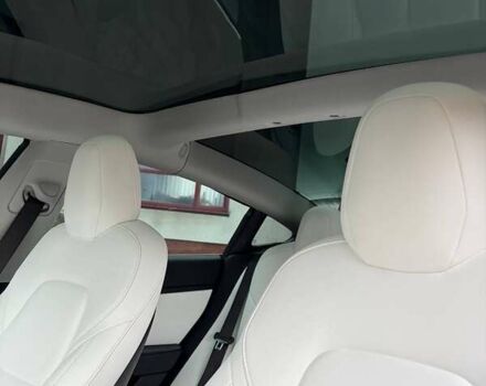 Красный Тесла Модель 3, объемом двигателя 0 л и пробегом 112 тыс. км за 16500 $, фото 74 на Automoto.ua