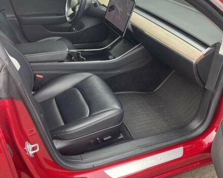 Красный Тесла Модель 3, объемом двигателя 0 л и пробегом 88 тыс. км за 30000 $, фото 5 на Automoto.ua