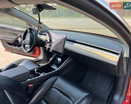 Красный Тесла Модель 3, объемом двигателя 0 л и пробегом 98 тыс. км за 22600 $, фото 10 на Automoto.ua