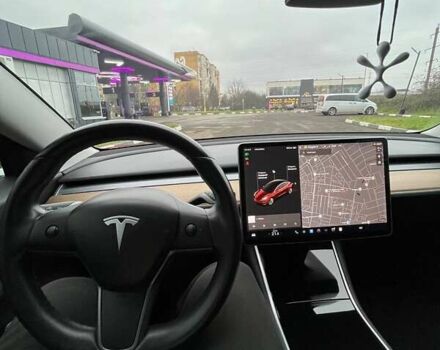 Красный Тесла Модель 3, объемом двигателя 0 л и пробегом 91 тыс. км за 18500 $, фото 14 на Automoto.ua