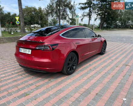 Тесла Модель 3 2018 у Чернівцях на Automoto.ua Червоний Тесла Модель 3, об'ємом двигуна 0 л та пробігом 235 тис. км за 16200 $, фото 1 на Automoto.ua