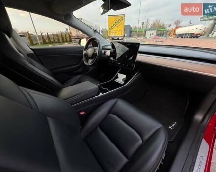 Красный Тесла Модель 3, объемом двигателя 0 л и пробегом 68 тыс. км за 17900 $, фото 14 на Automoto.ua