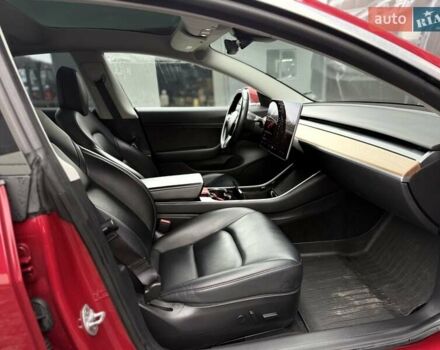 Червоний Тесла Модель 3, об'ємом двигуна 0 л та пробігом 164 тис. км за 14300 $, фото 33 на Automoto.ua