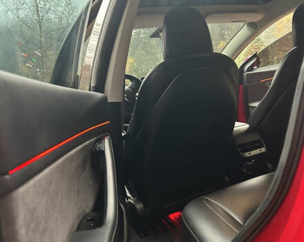 Красный Тесла Модель 3, объемом двигателя 0 л и пробегом 129 тыс. км за 20999 $, фото 29 на Automoto.ua