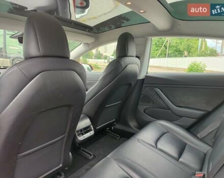 Тесла Модель 3 2018 в Белой Церкве на Automoto.ua Красный Тесла Модель 3, объемом двигателя 0 л и пробегом 204 тыс. км за 16700 $, фото 7 на Automoto.ua