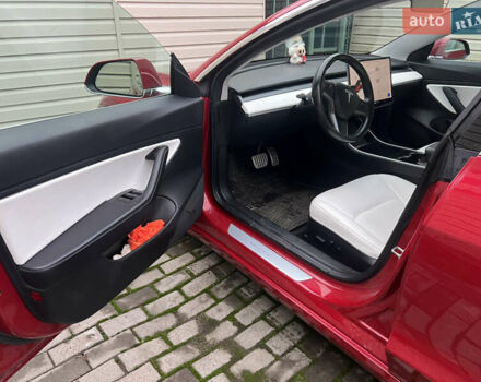 Червоний Тесла Модель 3, об'ємом двигуна 0 л та пробігом 101 тис. км за 20100 $, фото 4 на Automoto.ua