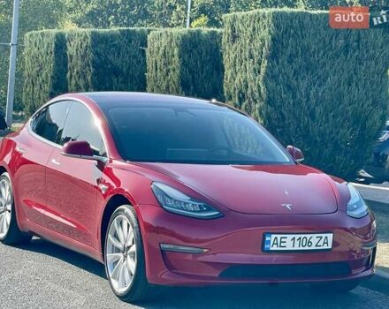 Тесла Модель 3 2018 в Днепре (Днепропетровске) на Automoto.ua Красный Тесла Модель 3, объемом двигателя 0 л и пробегом 130 тыс. км за 17700 $, фото 7 на Automoto.ua