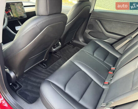 Тесла Модель 3 2018 в Луцке на Automoto.ua Красный Тесла Модель 3, объемом двигателя 0 л и пробегом 137 тыс. км за 17200 $, фото 42 на Automoto.ua