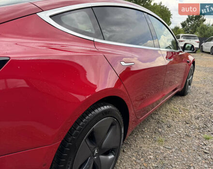 Тесла Модель 3 2018 в Луцке на Automoto.ua Красный Тесла Модель 3, объемом двигателя 0 л и пробегом 137 тыс. км за 17200 $, фото 31 на Automoto.ua