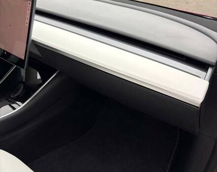 Красный Тесла Модель 3, объемом двигателя 0 л и пробегом 112 тыс. км за 16500 $, фото 51 на Automoto.ua