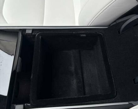 Красный Тесла Модель 3, объемом двигателя 0 л и пробегом 112 тыс. км за 16500 $, фото 70 на Automoto.ua