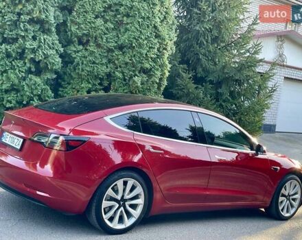 Тесла Модель 3 2018 в Днепре (Днепропетровске) на Automoto.ua Красный Тесла Модель 3, объемом двигателя 0 л и пробегом 130 тыс. км за 17700 $, фото 6 на Automoto.ua