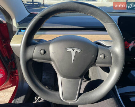 Красный Тесла Модель 3, объемом двигателя 0 л и пробегом 46 тыс. км за 15499 $, фото 28 на Automoto.ua