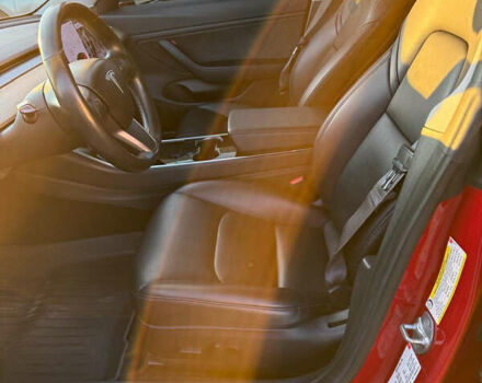 Червоний Тесла Модель 3, об'ємом двигуна 0 л та пробігом 90 тис. км за 16499 $, фото 32 на Automoto.ua