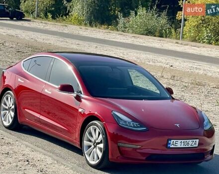 Тесла Модель 3 2018 в Днепре (Днепропетровске) на Automoto.ua Красный Тесла Модель 3, объемом двигателя 0 л и пробегом 130 тыс. км за 17700 $, фото 27 на Automoto.ua