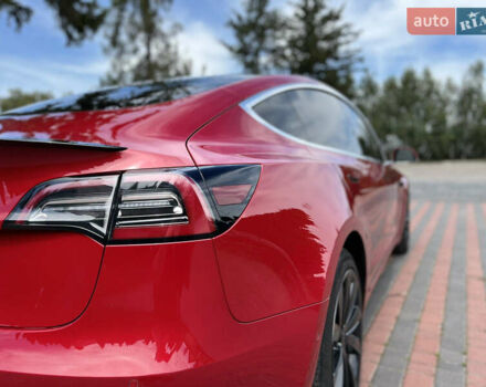 Тесла Модель 3 2018 у Чернівцях на Automoto.ua Червоний Тесла Модель 3, об'ємом двигуна 0 л та пробігом 235 тис. км за 16200 $, фото 9 на Automoto.ua