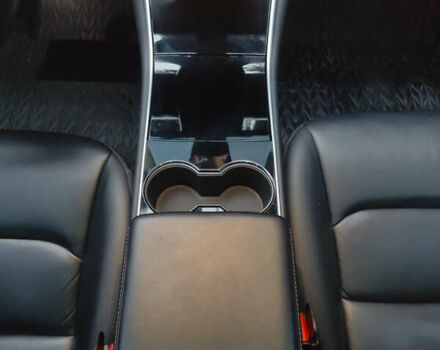 Червоний Тесла Модель 3, об'ємом двигуна 0 л та пробігом 123 тис. км за 16700 $, фото 3 на Automoto.ua