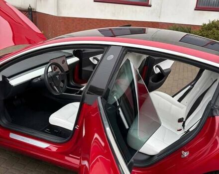 Красный Тесла Модель 3, объемом двигателя 0 л и пробегом 112 тыс. км за 16500 $, фото 82 на Automoto.ua