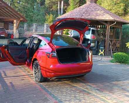 Красный Тесла Модель 3, объемом двигателя 0 л и пробегом 129 тыс. км за 20999 $, фото 65 на Automoto.ua