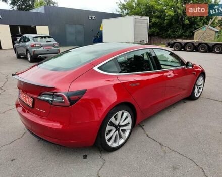 Тесла Модель 3 2018 в Белой Церкве на Automoto.ua Красный Тесла Модель 3, объемом двигателя 0 л и пробегом 204 тыс. км за 16700 $, фото 3 на Automoto.ua