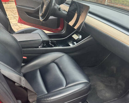 Красный Тесла Модель 3, объемом двигателя 0 л и пробегом 113 тыс. км за 14990 $, фото 14 на Automoto.ua