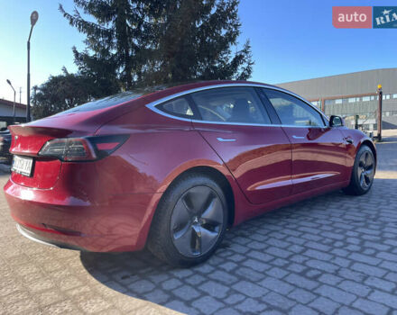 Красный Тесла Модель 3, объемом двигателя 0 л и пробегом 46 тыс. км за 15499 $, фото 5 на Automoto.ua