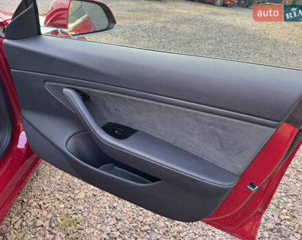 Тесла Модель 3 2018 в Луцке на Automoto.ua Красный Тесла Модель 3, объемом двигателя 0 л и пробегом 137 тыс. км за 17200 $, фото 37 на Automoto.ua
