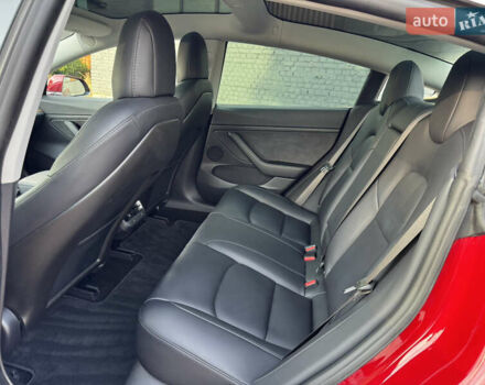 Тесла Модель 3 2018 в Луцке на Automoto.ua Красный Тесла Модель 3, объемом двигателя 0 л и пробегом 137 тыс. км за 17200 $, фото 44 на Automoto.ua