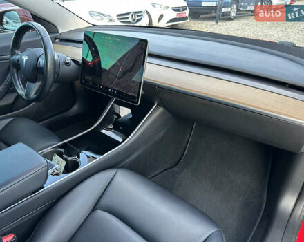 Красный Тесла Модель 3, объемом двигателя 0 л и пробегом 121 тыс. км за 16999 $, фото 29 на Automoto.ua