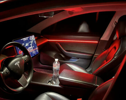 Красный Тесла Модель 3, объемом двигателя 0 л и пробегом 129 тыс. км за 20999 $, фото 36 на Automoto.ua