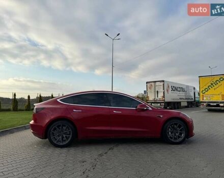 Красный Тесла Модель 3, объемом двигателя 0 л и пробегом 68 тыс. км за 17900 $, фото 5 на Automoto.ua